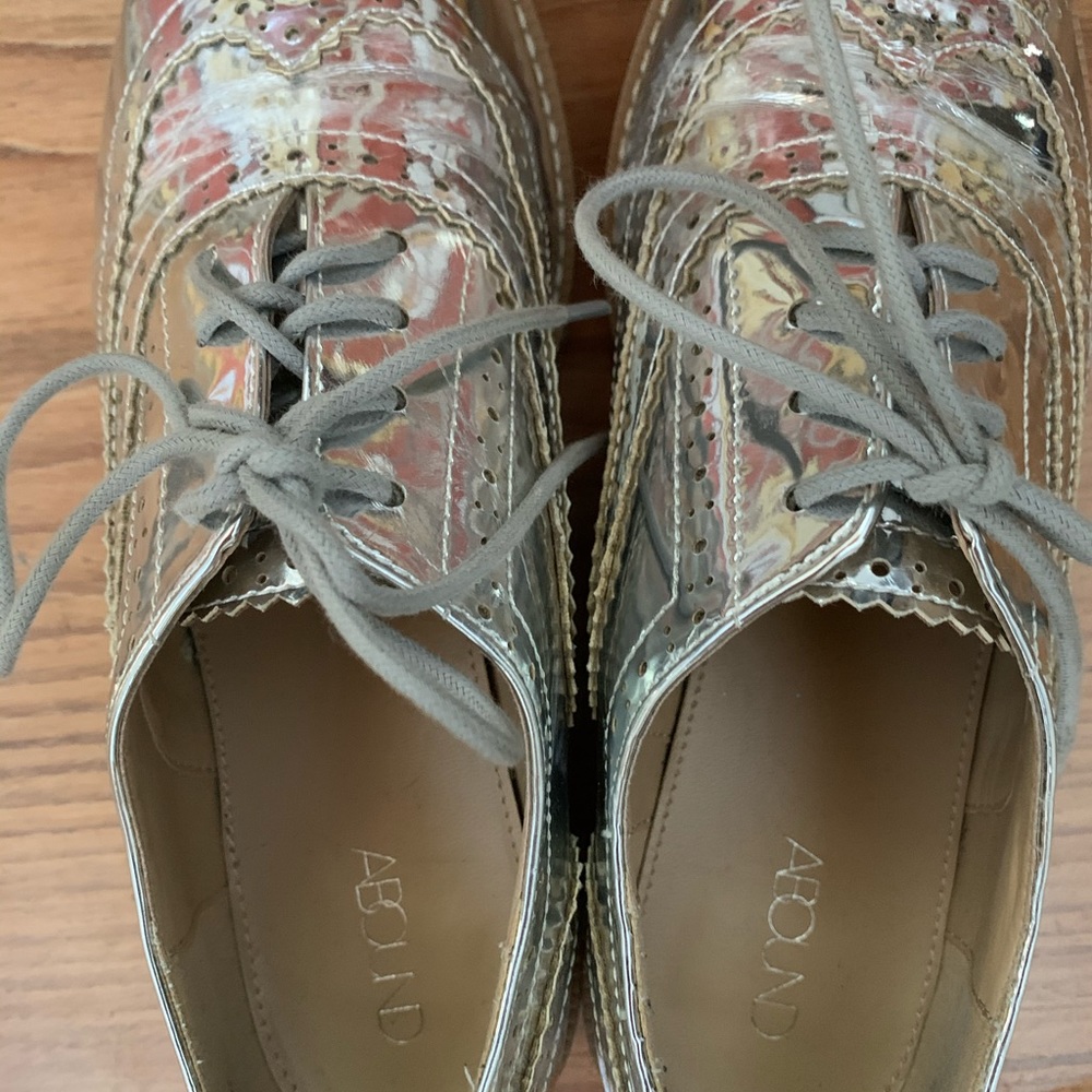 Silver shoes - Picture 3 of 4